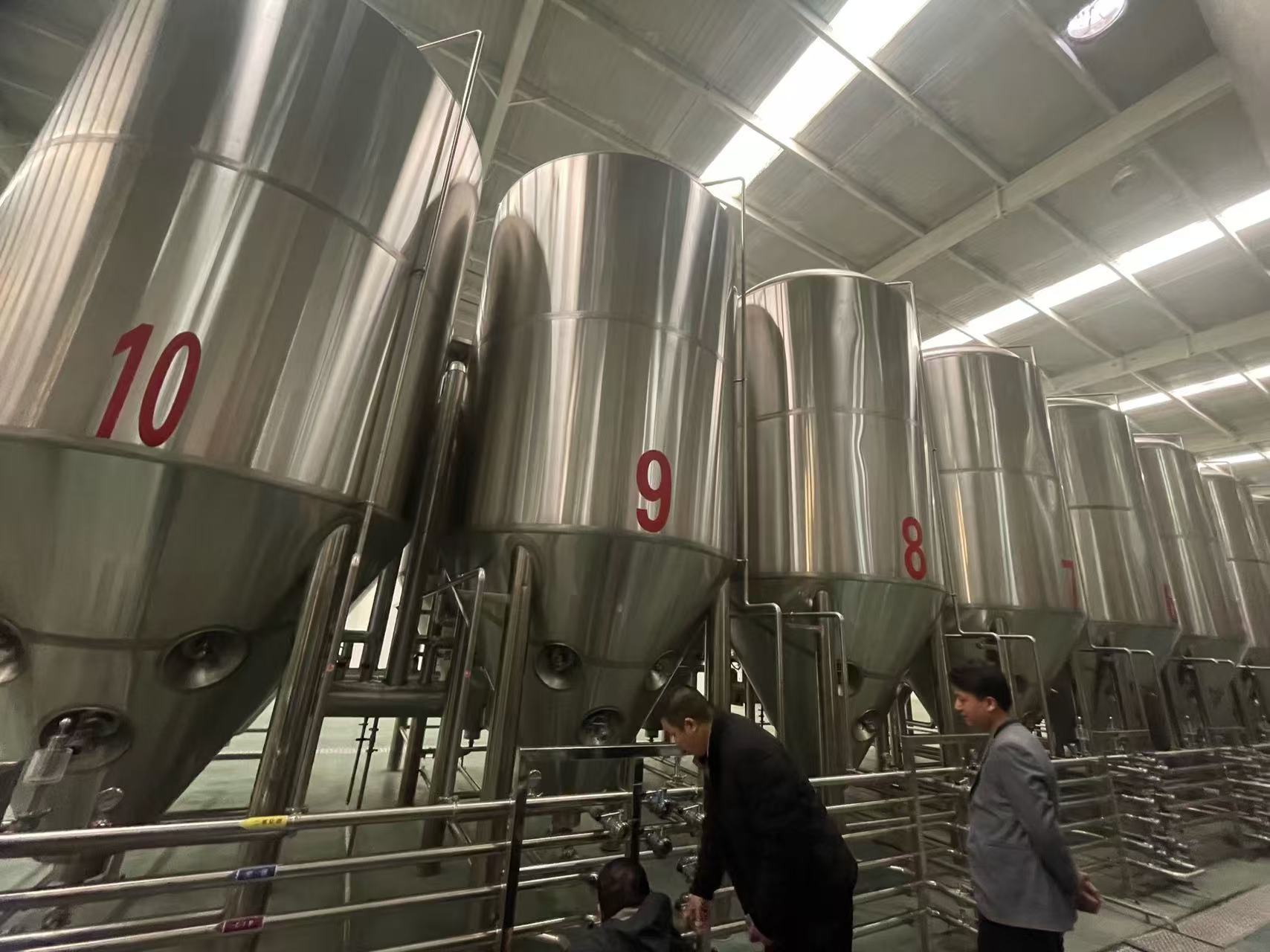 沉湖管委会精酿啤酒设备厂—平面布置、设备设计、制造、调试、培训等一条龙服务